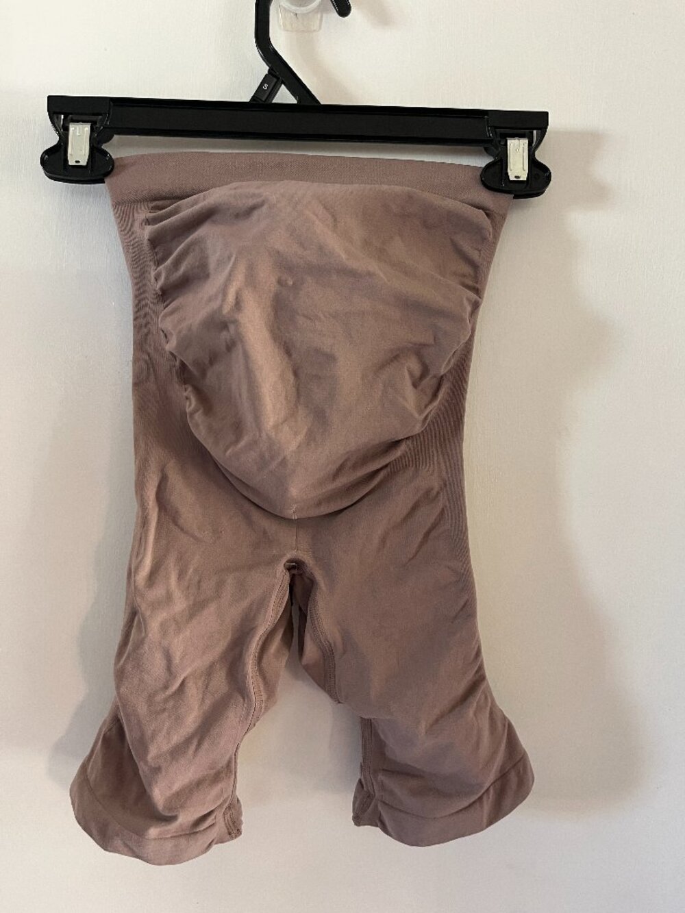 SKIMS Sculpting Mid Thigh Maternity Shorts - Small/Medium